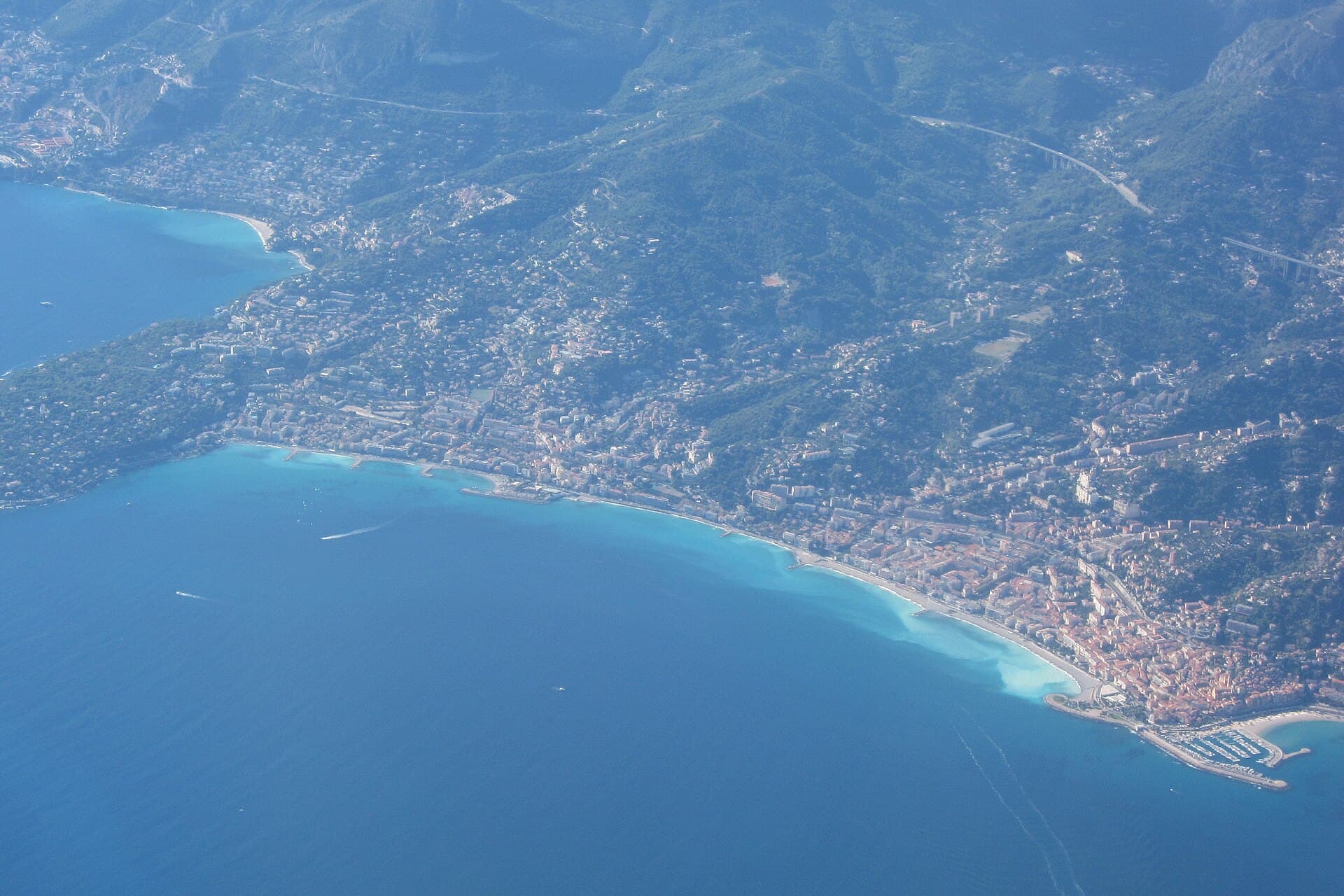 Vue aérienne de Menton