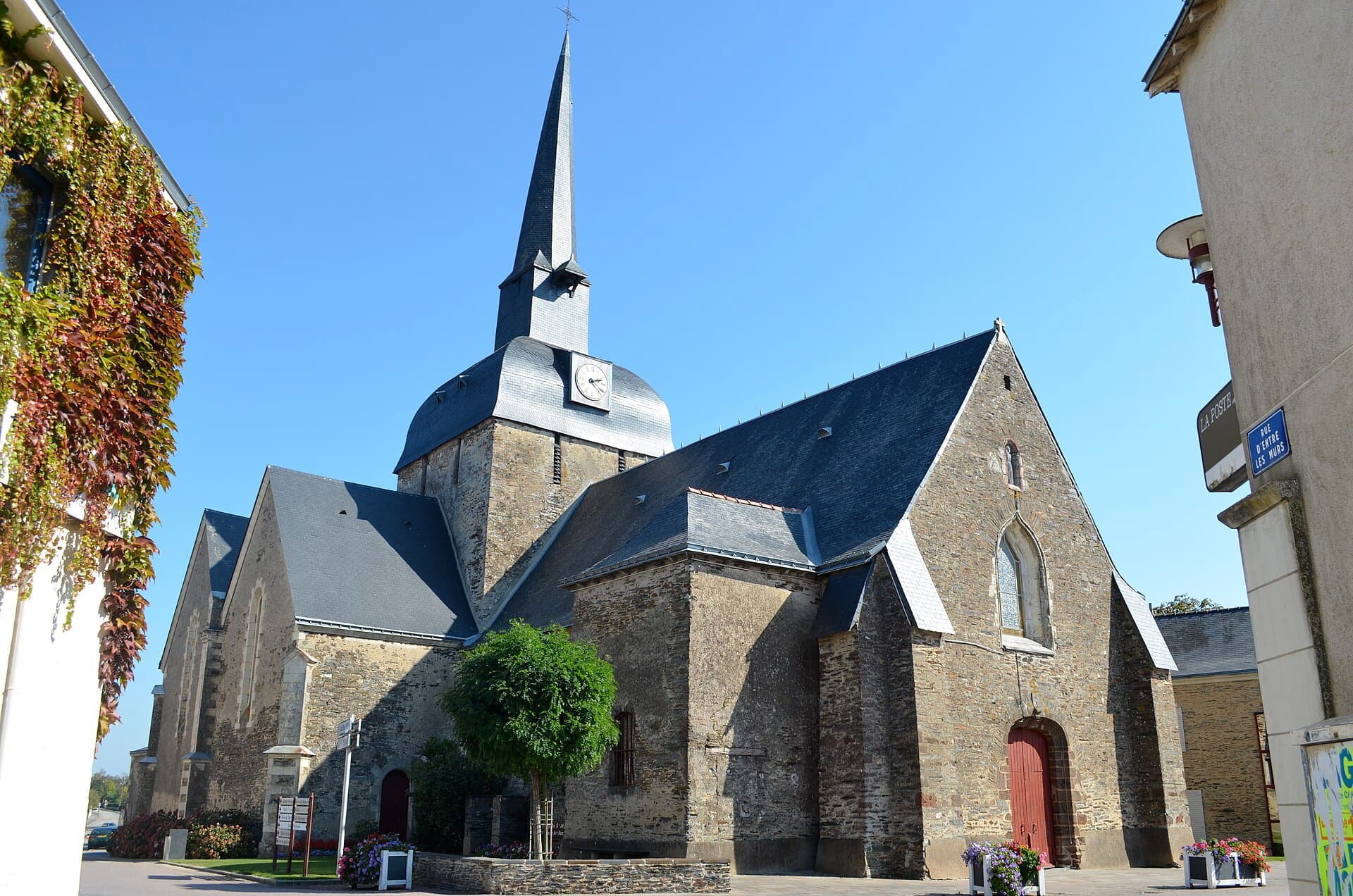 Église Saint-Jouin de Moisdon-la-Rivière