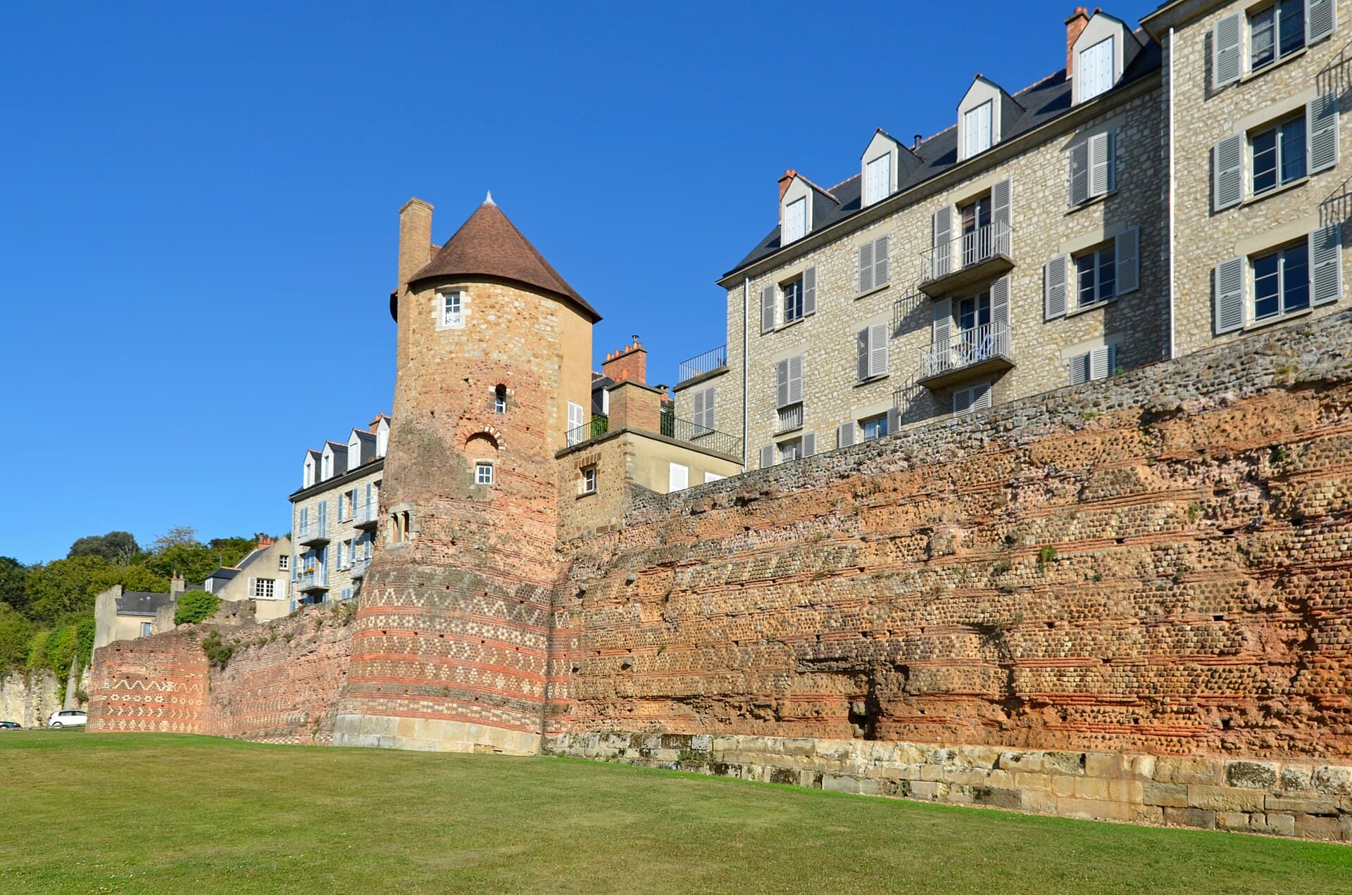 Enceinte romaine du Mans, Le Mans