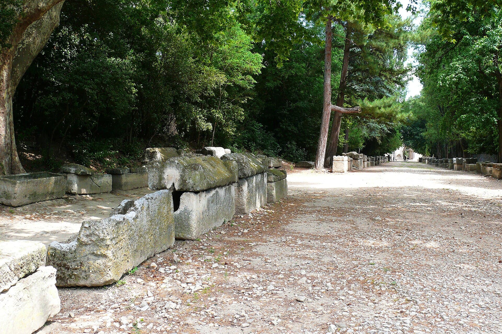 Les Alyscamps, Arles