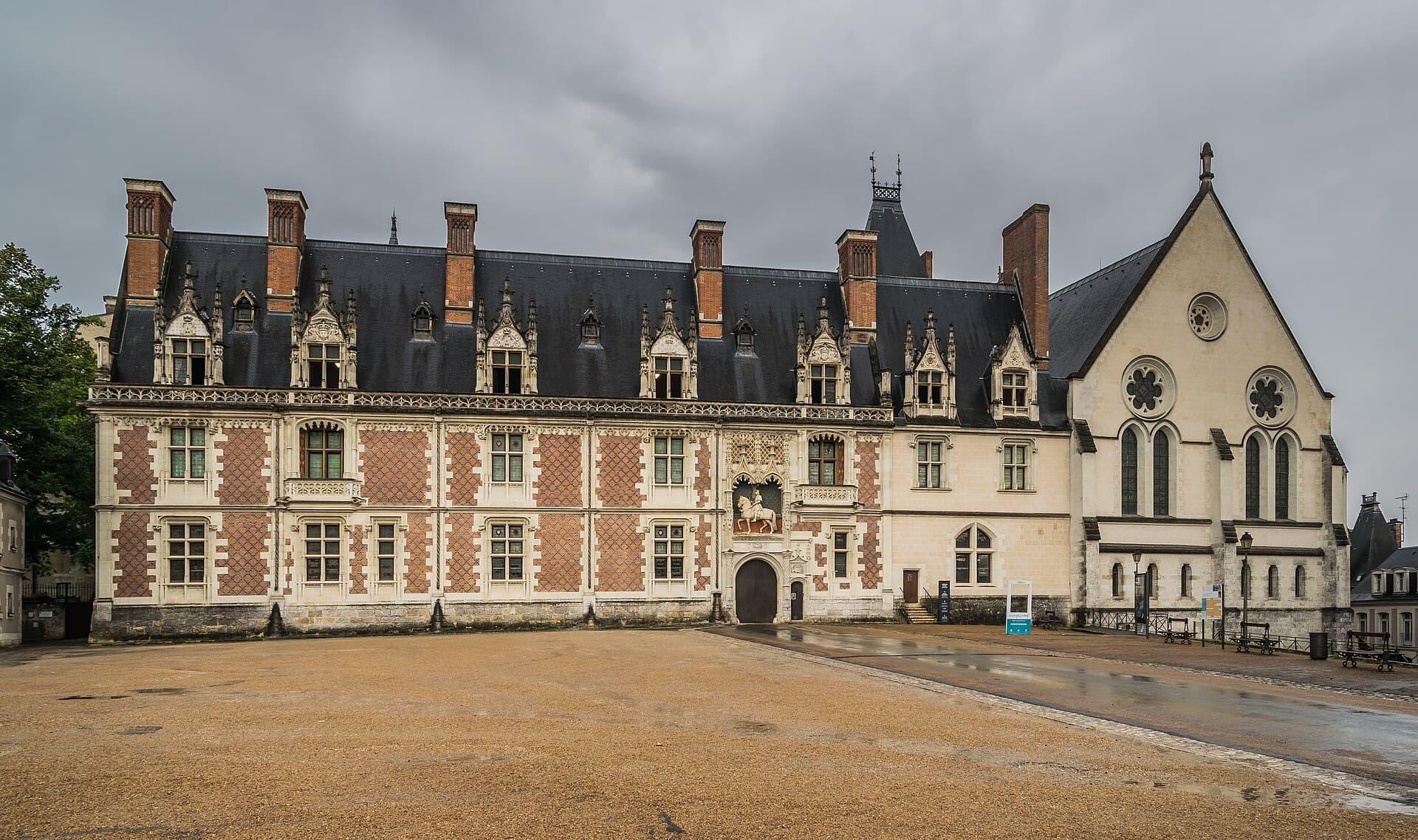 L’aile Louis XII du château royal de Blois
