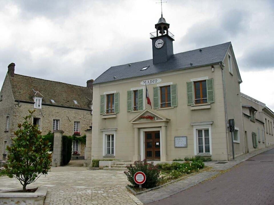 Mairie de Thoiry (Yvelines, France)