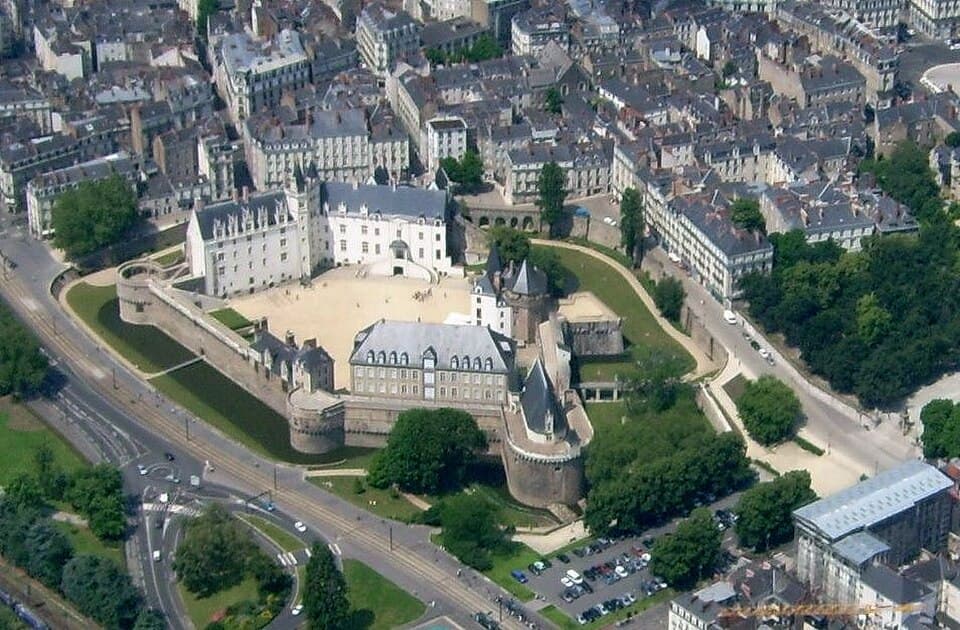 Vue aérienne du château des ducs de Bretagne