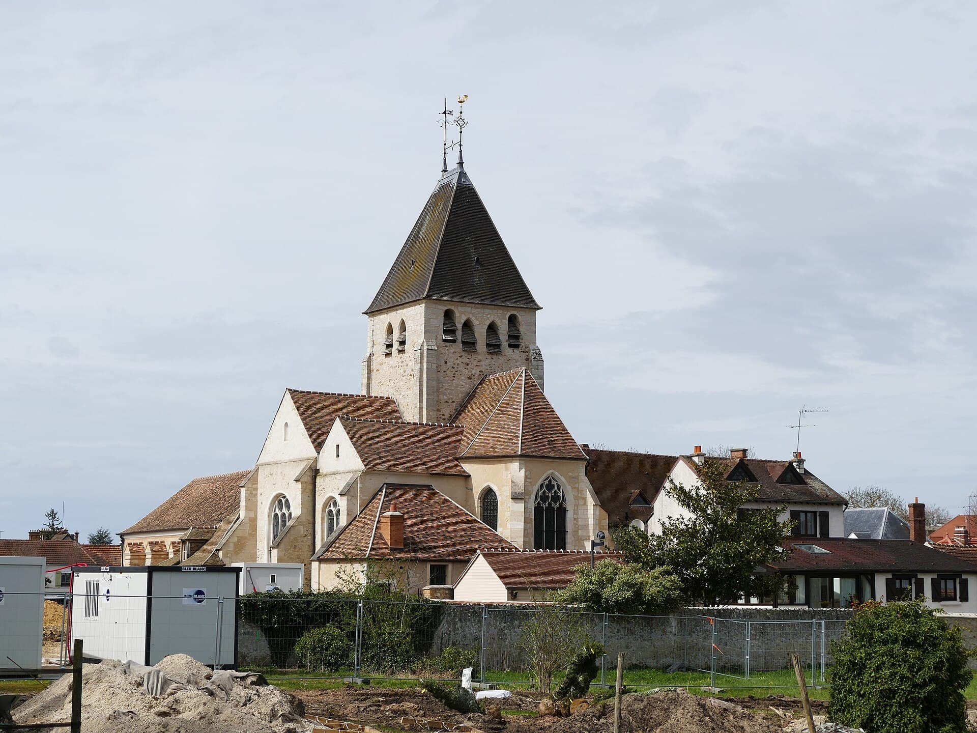 Église Saint-Pierre de Plaisir