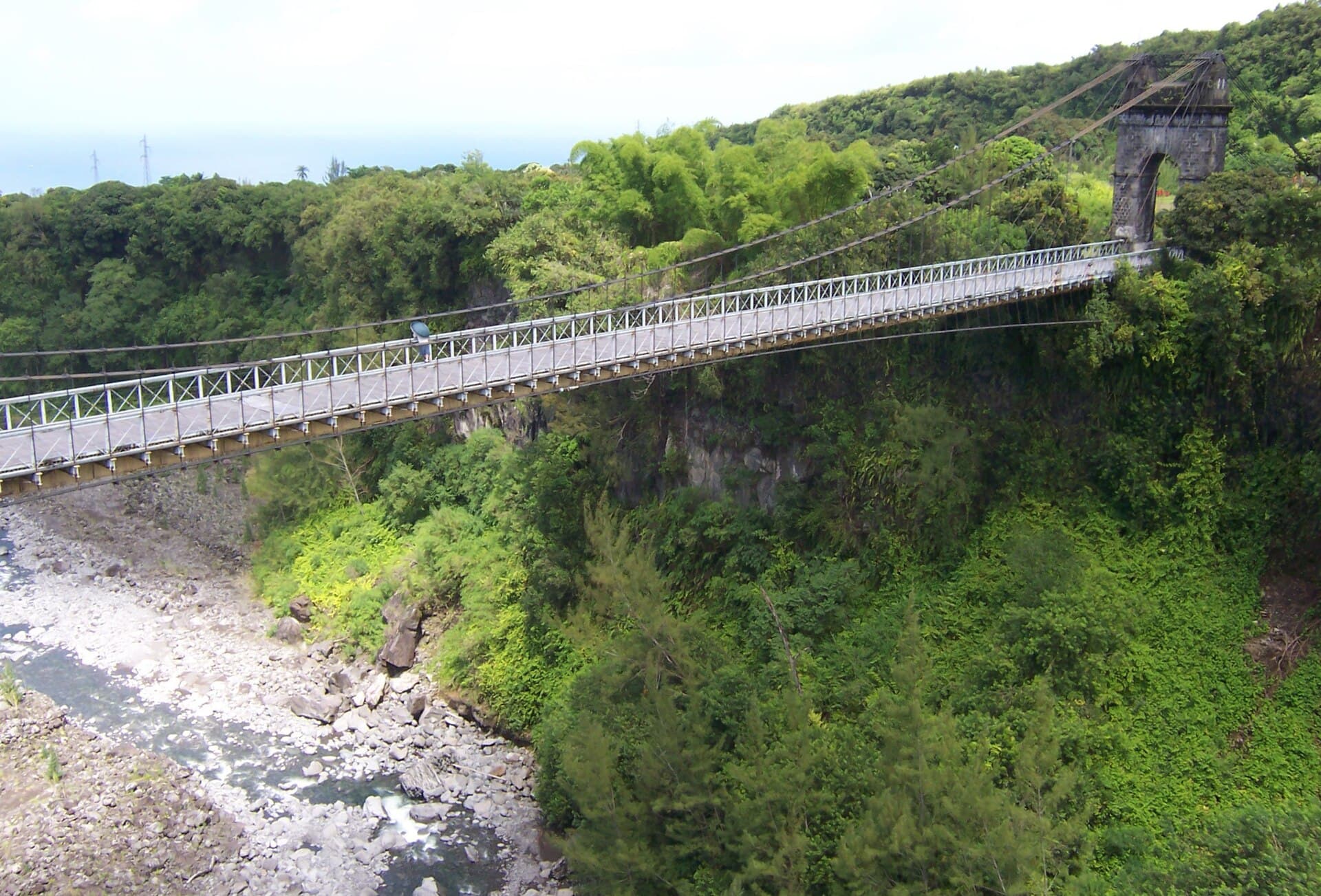 Pont suspendu de la Rivière de l'Est, Saint-Benoît