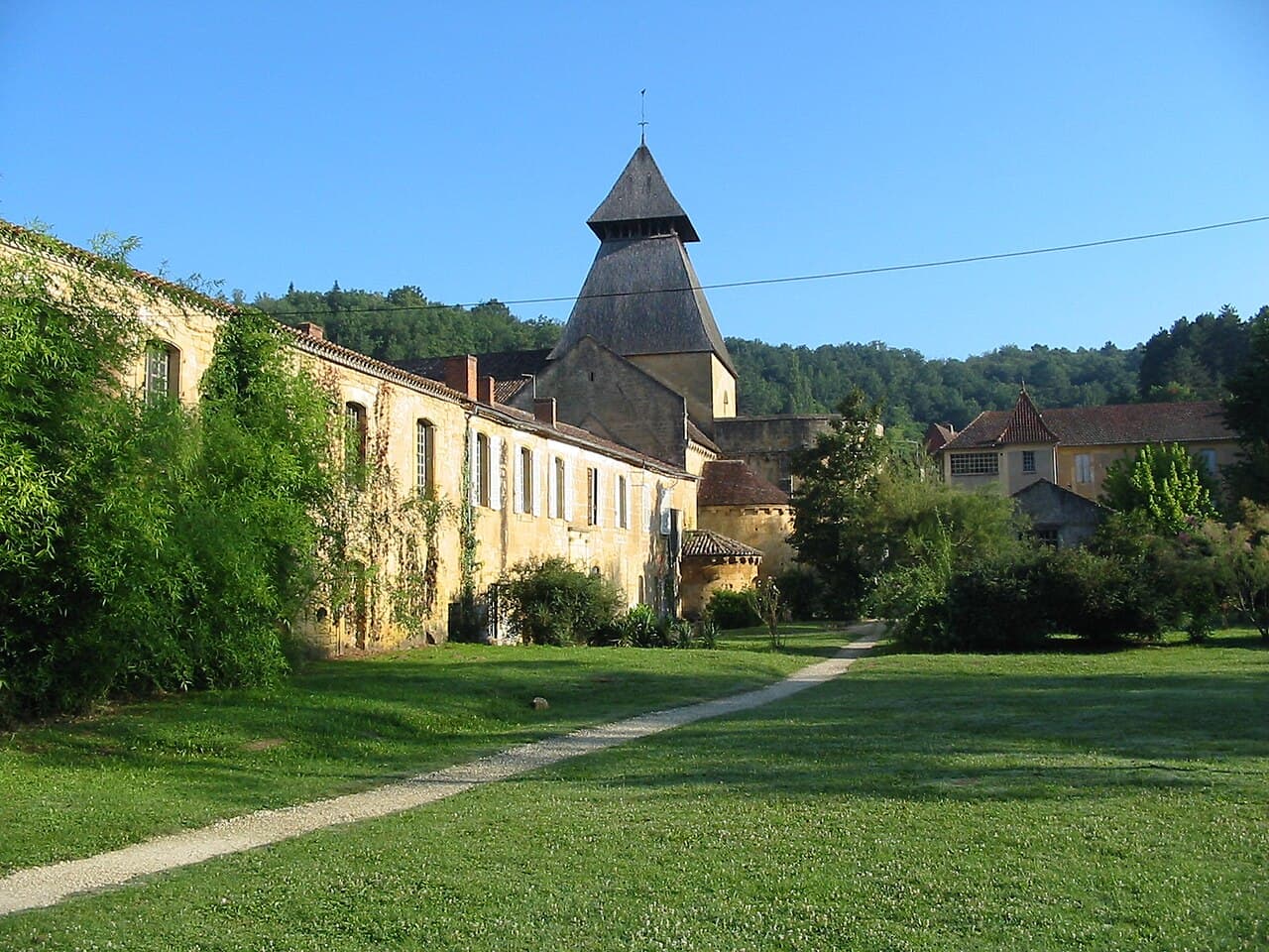 Abbaye de Cadouin, Le Buisson-de-Cadouin