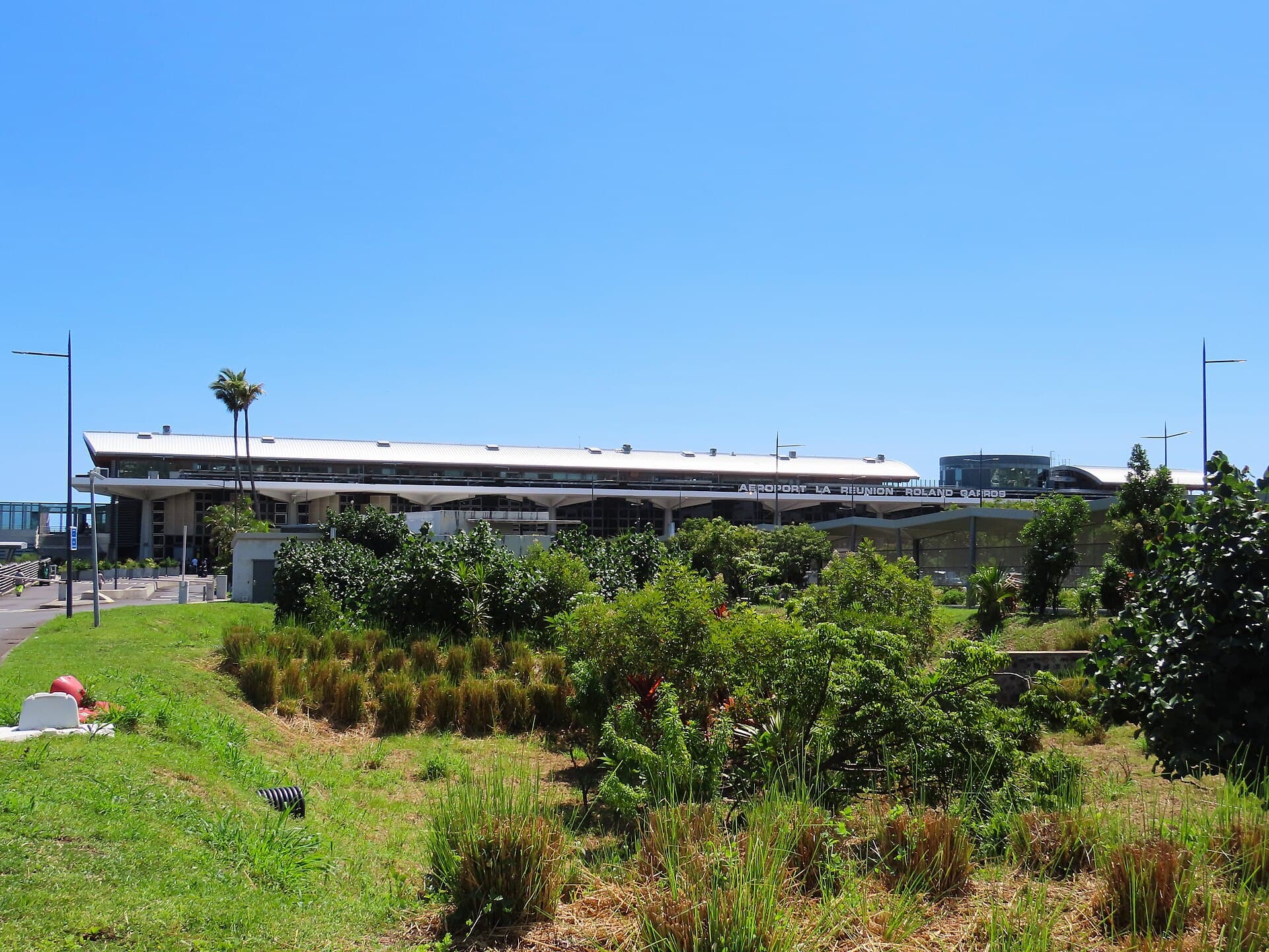 Aéroport de La Réunion-Roland-Garros, Sainte-Marie
