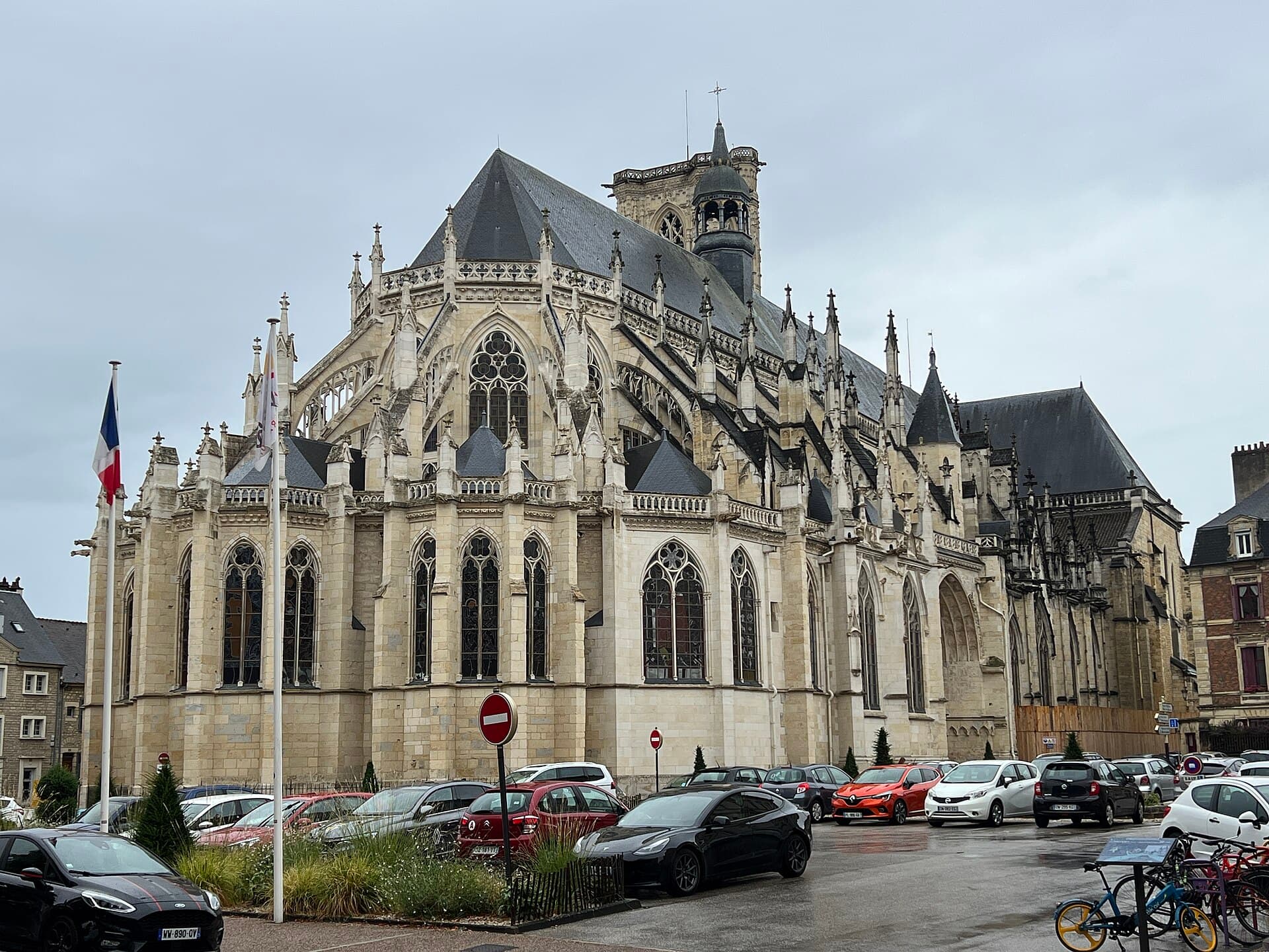 Cathédrale Saint-Cyr-et-Sainte-Julitte de Nevers