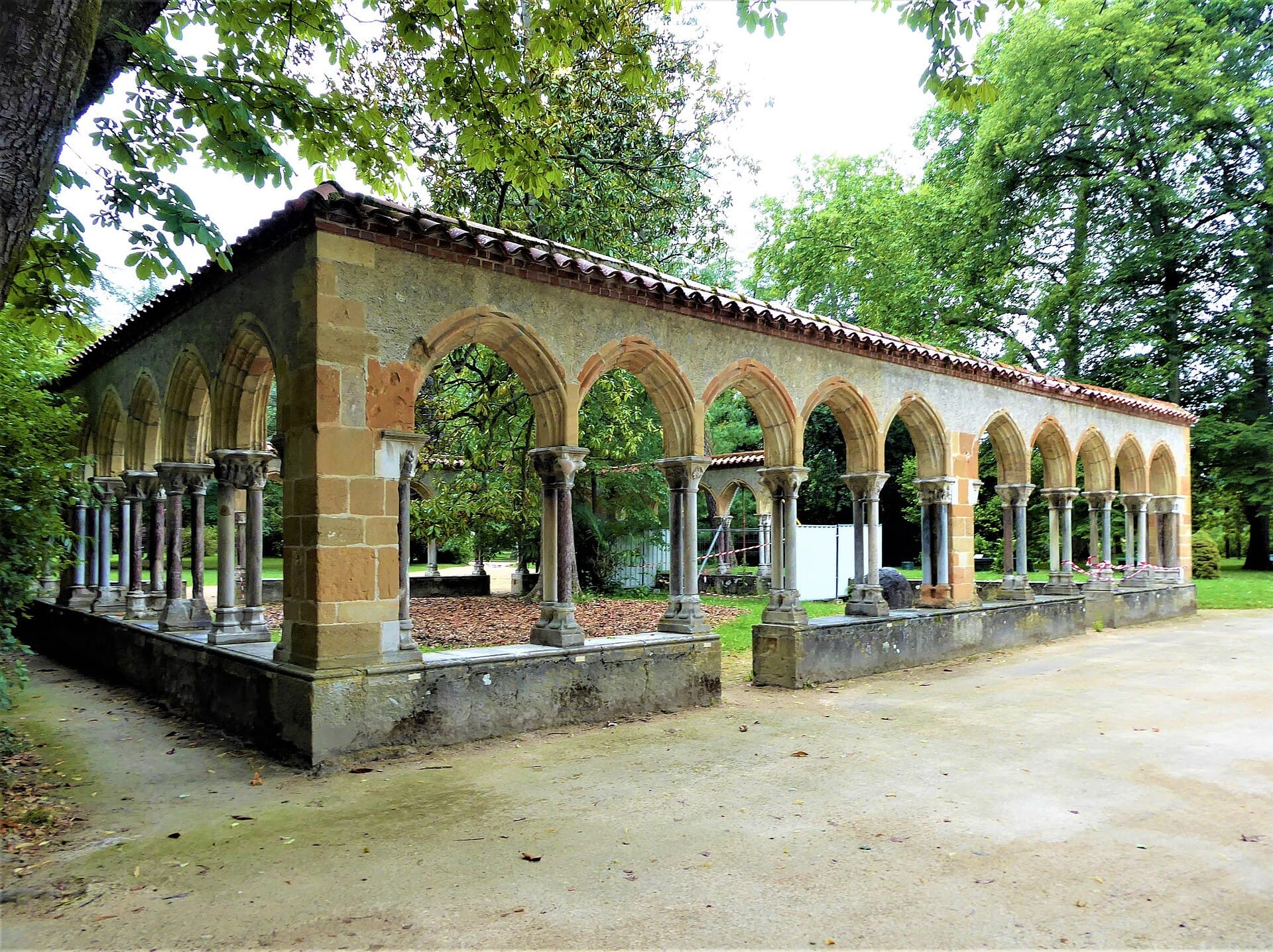 Cloître de Saint-Sever-de-Rustan, Tarbes