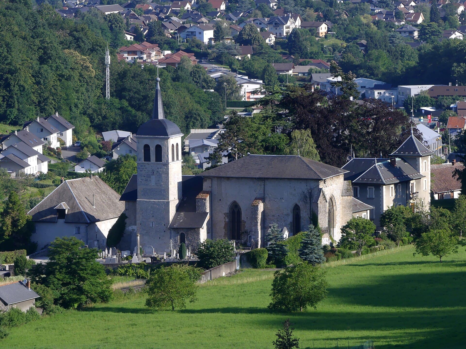 Église Saint-Georges du Prieuré, Saint-Jeoire-Prieuré