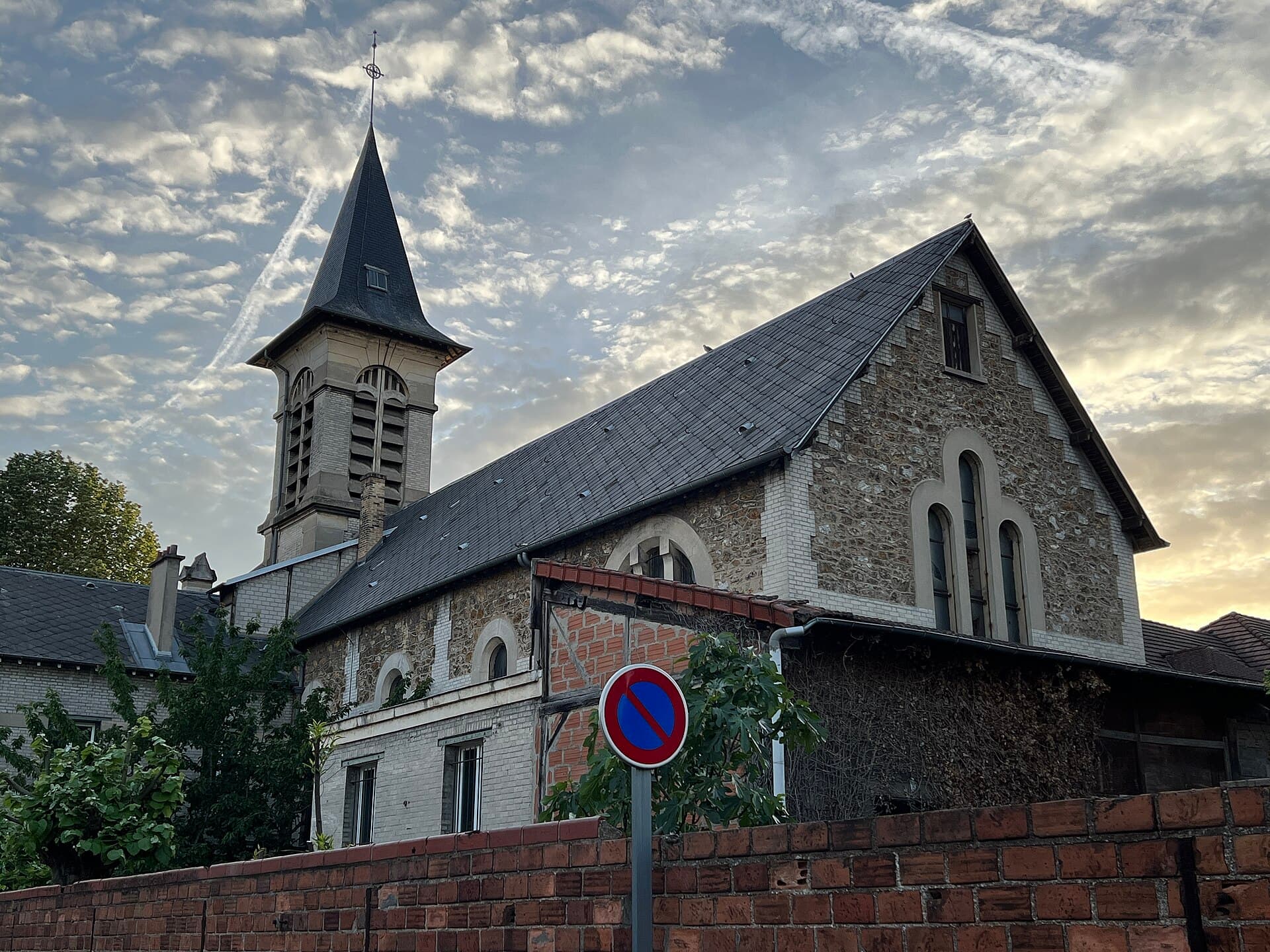 Église Sainte-Geneviève de Villeneuve-Triage, Villeneuve-Saint-Georges