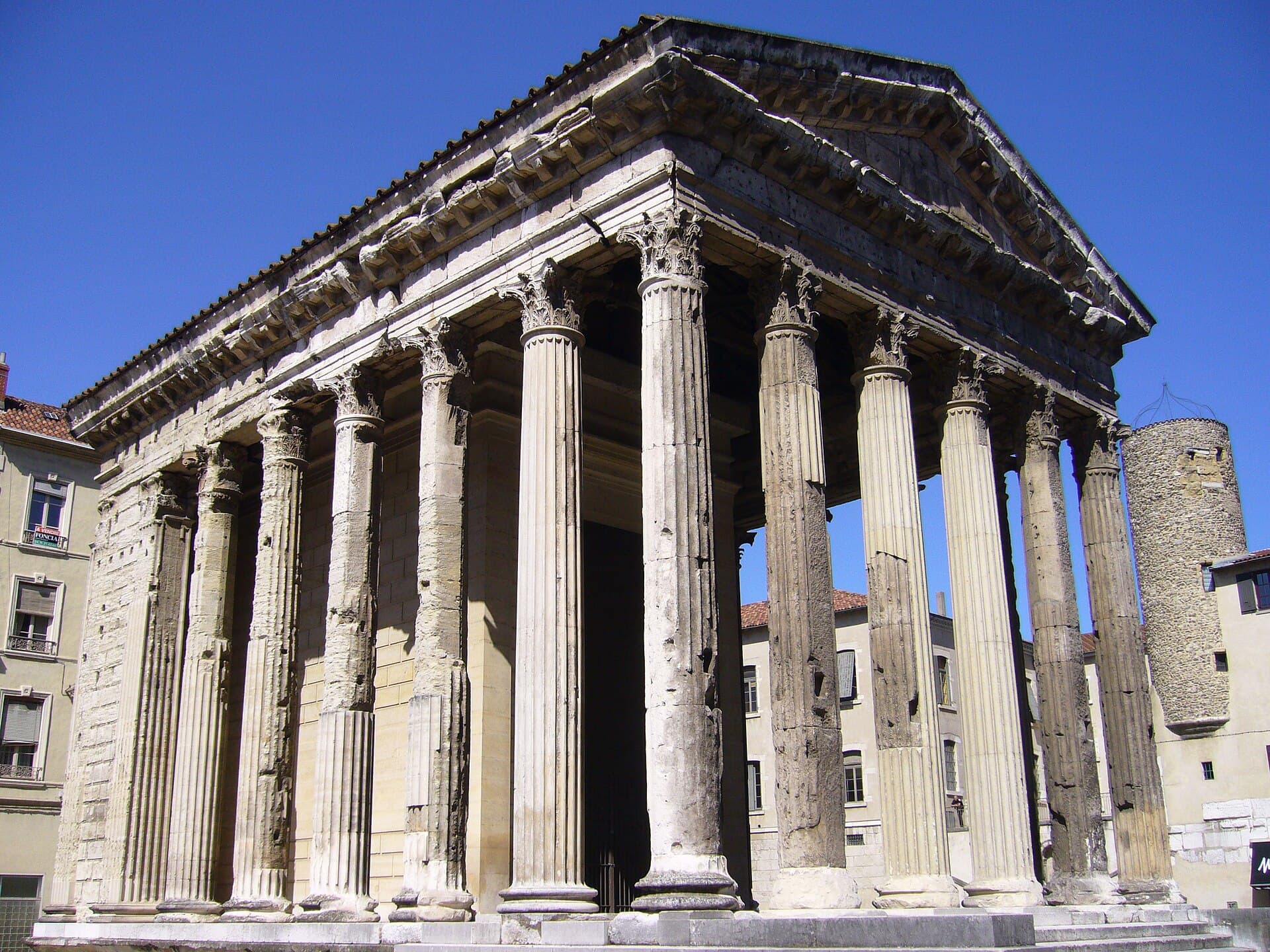 Temple d'Auguste et de Livie, Vienne