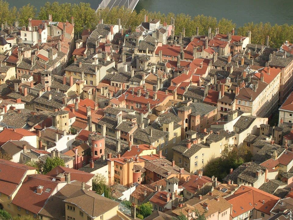 Les toits du quartier Saint-Jean dans le Vieux-Lyon